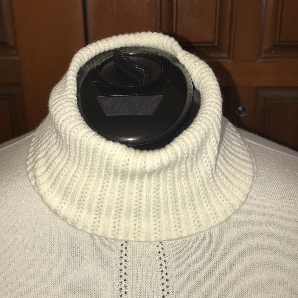 Sweater - Picture 4 of 6